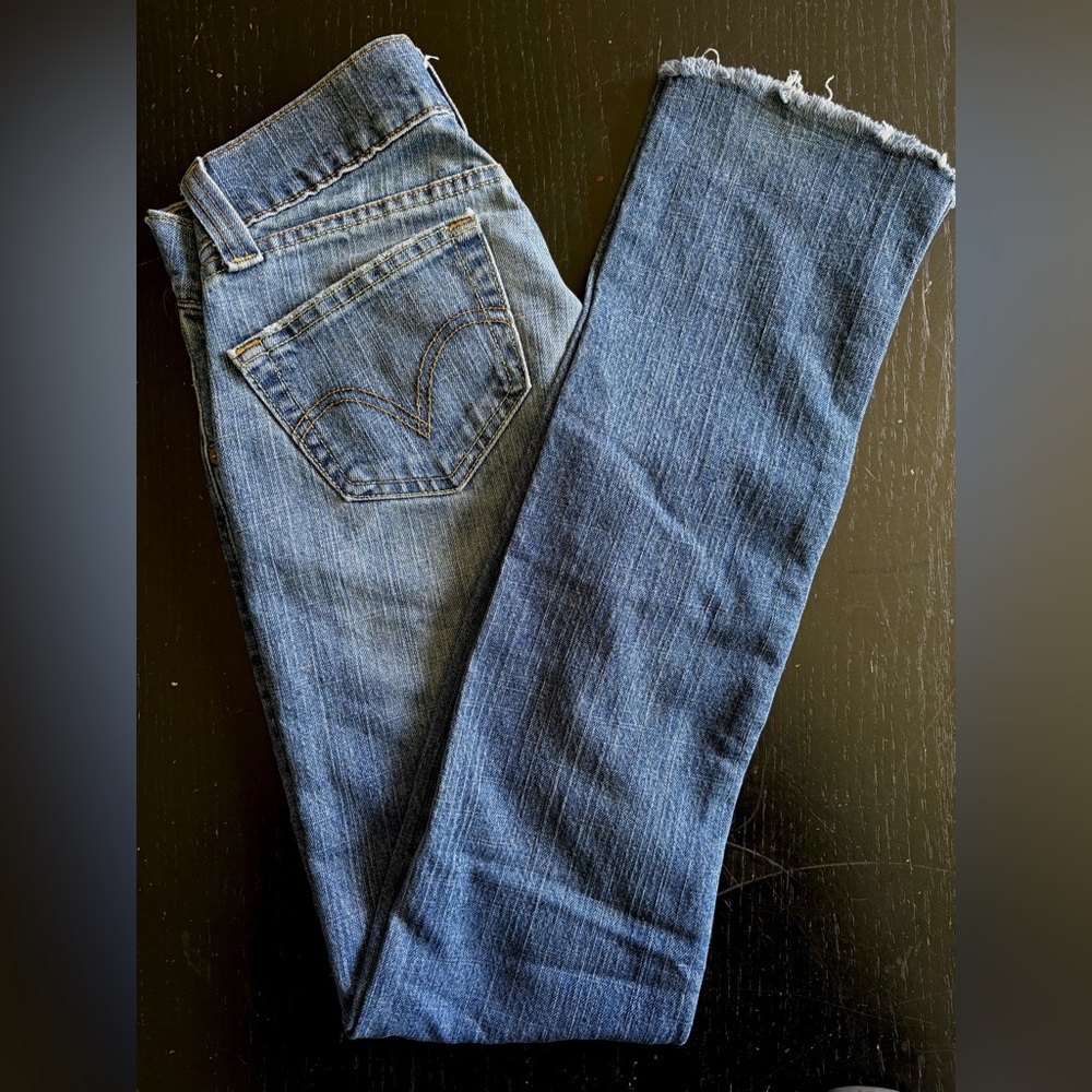 Levi's Blue Ankle Cropped Jeans with Distressed Finish